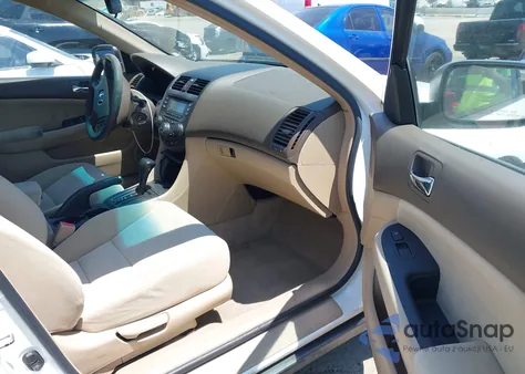 2005 Honda Accord 2.4 Lx z USA, uszkodzony, nr VIN 1HGCM56465A107128